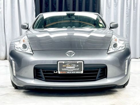 Used 2017 Nissan 370Z Touring image 2
