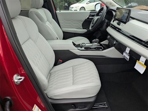 New 2025 Mitsubishi Outlander SEL image 36