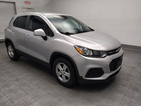 Used 2020 Chevrolet Trax LS w/ Tint and Cruise Package FWD image 11