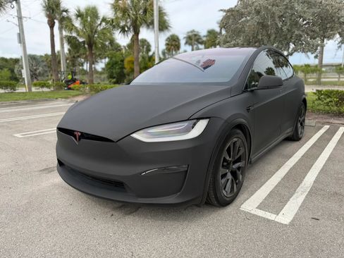Used 2022 Tesla Model X AWD/4WD image 3