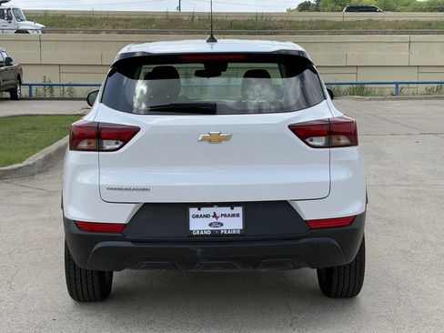 Used 2023 Chevrolet TrailBlazer LS FWD image 7