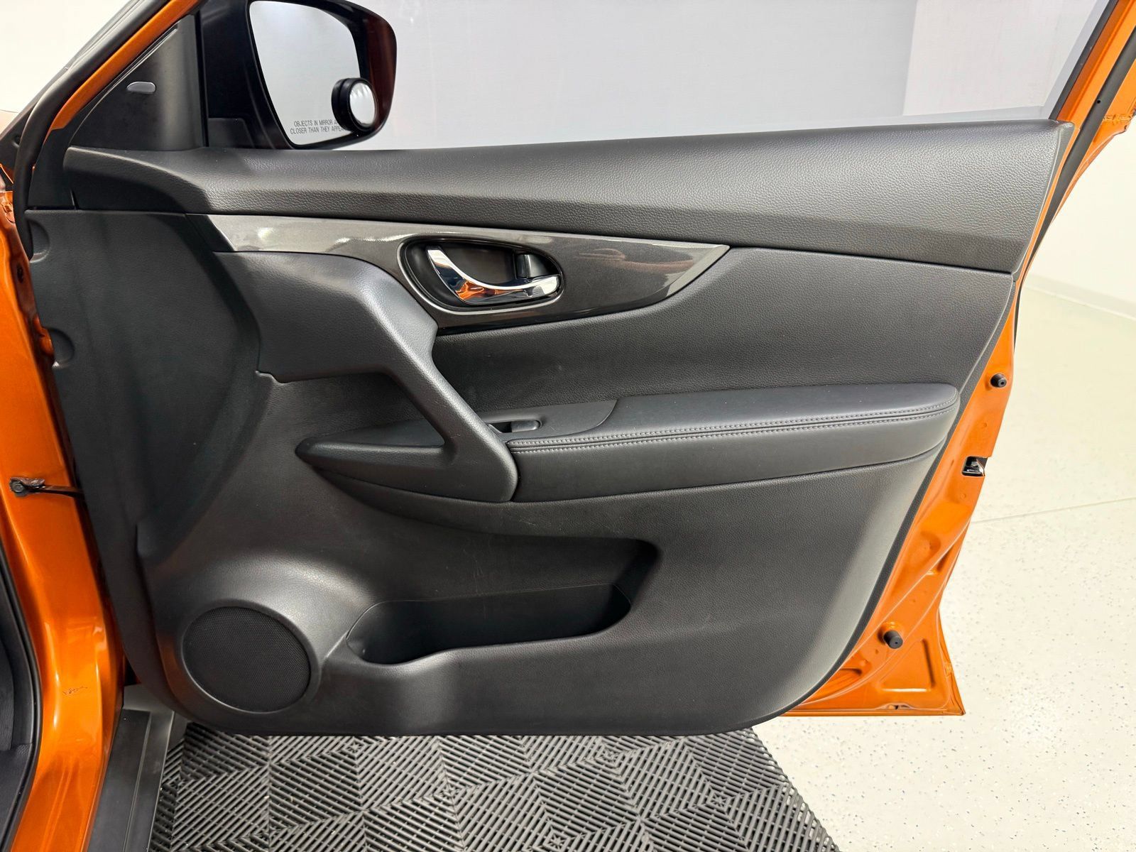 Used 2017 Nissan Rogue SV FWD image 29