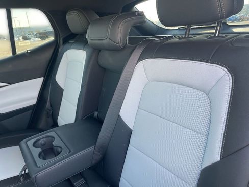 Used 2025 Chevrolet Equinox EV LT image 27