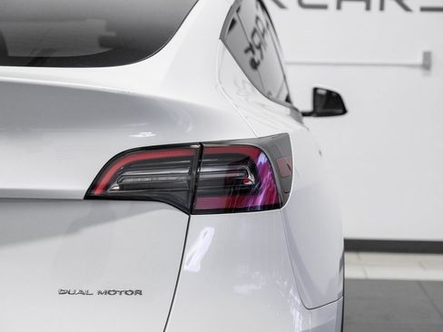 Used 2022 Tesla Model Y Long Range image 51