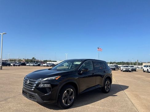 Certified 2025 Nissan Rogue SV FWD image 9