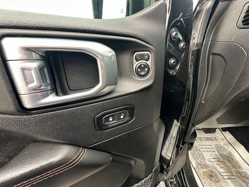 Used 2023 Jeep Gladiator Rubicon w/ LED Lighting Group AWD/4WD image 16