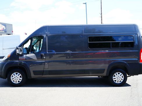 Used 2020 RAM ProMaster 2500 w/ Premium Appearance Group image 4