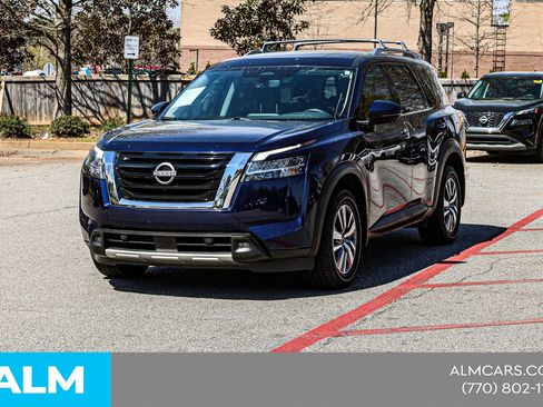 Used 2023 Nissan Pathfinder SL AWD/4WD image 4