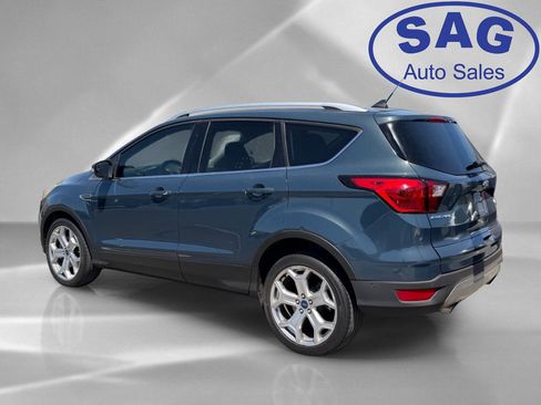 Used 2019 Ford Escape Titanium AWD/4WD image 4