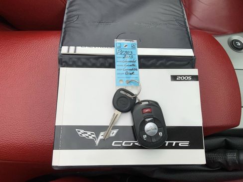 Used 2005 Chevrolet Corvette Convertible w/ Preferred Equipment Group RWD image 41