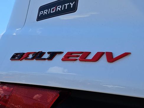 Used 2023 Chevrolet Bolt EUV LT w/ Convenience Package FWD image 31