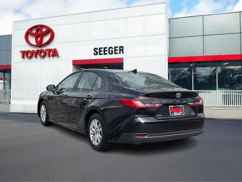 Used 2025 Toyota Camry LE image 7