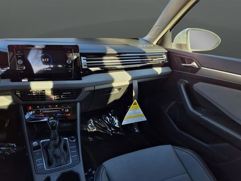 New 2026 Volkswagen Jetta SE FWD image 38