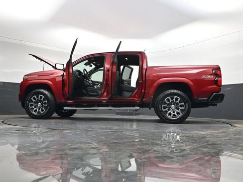 Used 2026 Chevrolet Colorado Z71 w/ Technology Package AWD/4WD image 40