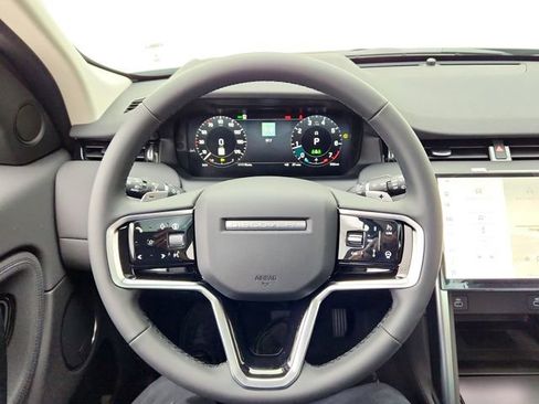Used 2025 Land Rover Discovery Sport S image 25