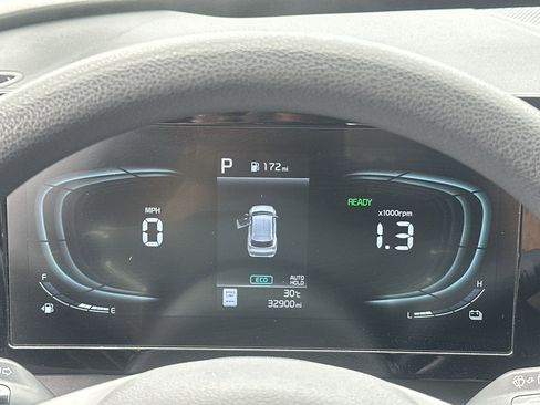 Certified 2025 Kia Sportage LX FWD image 10
