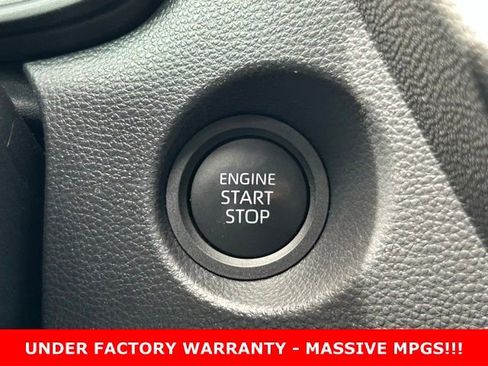 Used 2025 Toyota Corolla Cross LE FWD image 25