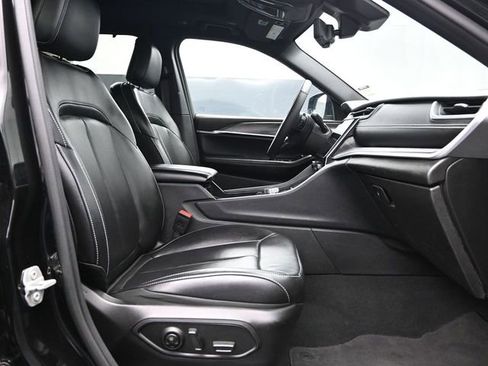 Used 2024 Jeep Grand Cherokee L Limited w/ Luxury Tech Group II image 15