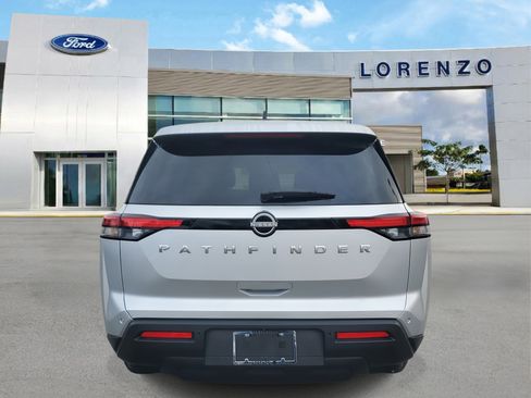 Used 2024 Nissan Pathfinder S image 6
