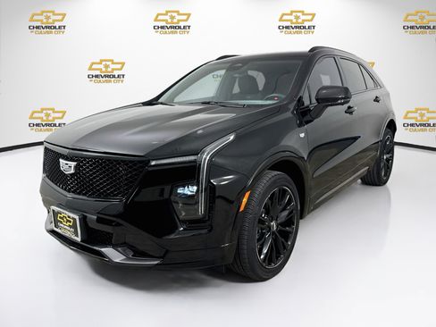 Used 2025 Cadillac XT4 Sport w/ LPO, Onyx Lite Package FWD image 3