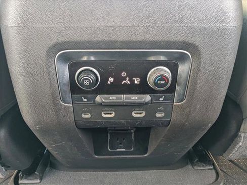 Used 2021 Chevrolet Suburban Z71 w/ Z71 Signature Package image 19