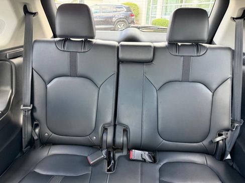 Used 2024 Honda Pilot Touring image 12