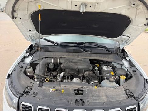 Used 2024 Jeep Compass Latitude AWD/4WD image 33