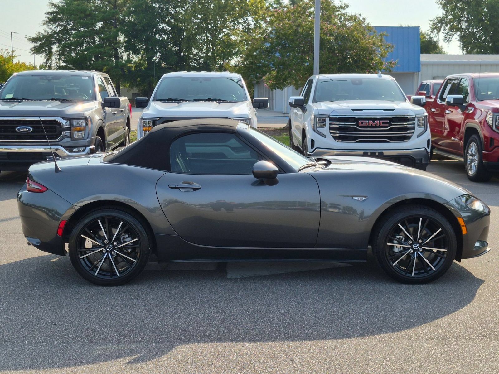 Used 2025 MAZDA MX-5 Miata Grand Touring w/ Weather Package RWD image 2