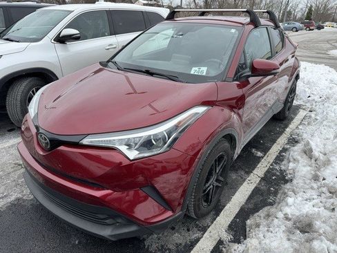 Used 2019 Toyota C-HR LE image 4