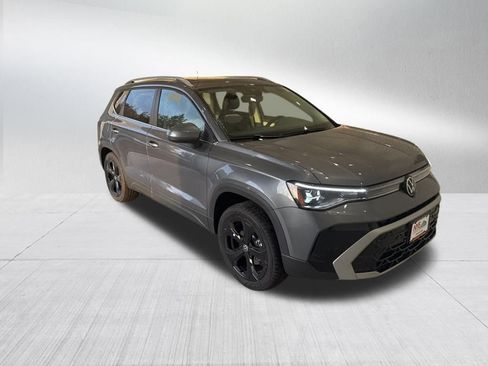 New 2025 Volkswagen Taos SEL image 7