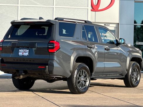 Certified 2025 Toyota 4Runner SR5 image 4