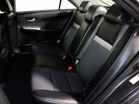 Used 2014 Toyota Camry SE image 13