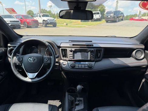 Used 2017 Toyota RAV4 SE FWD image 39
