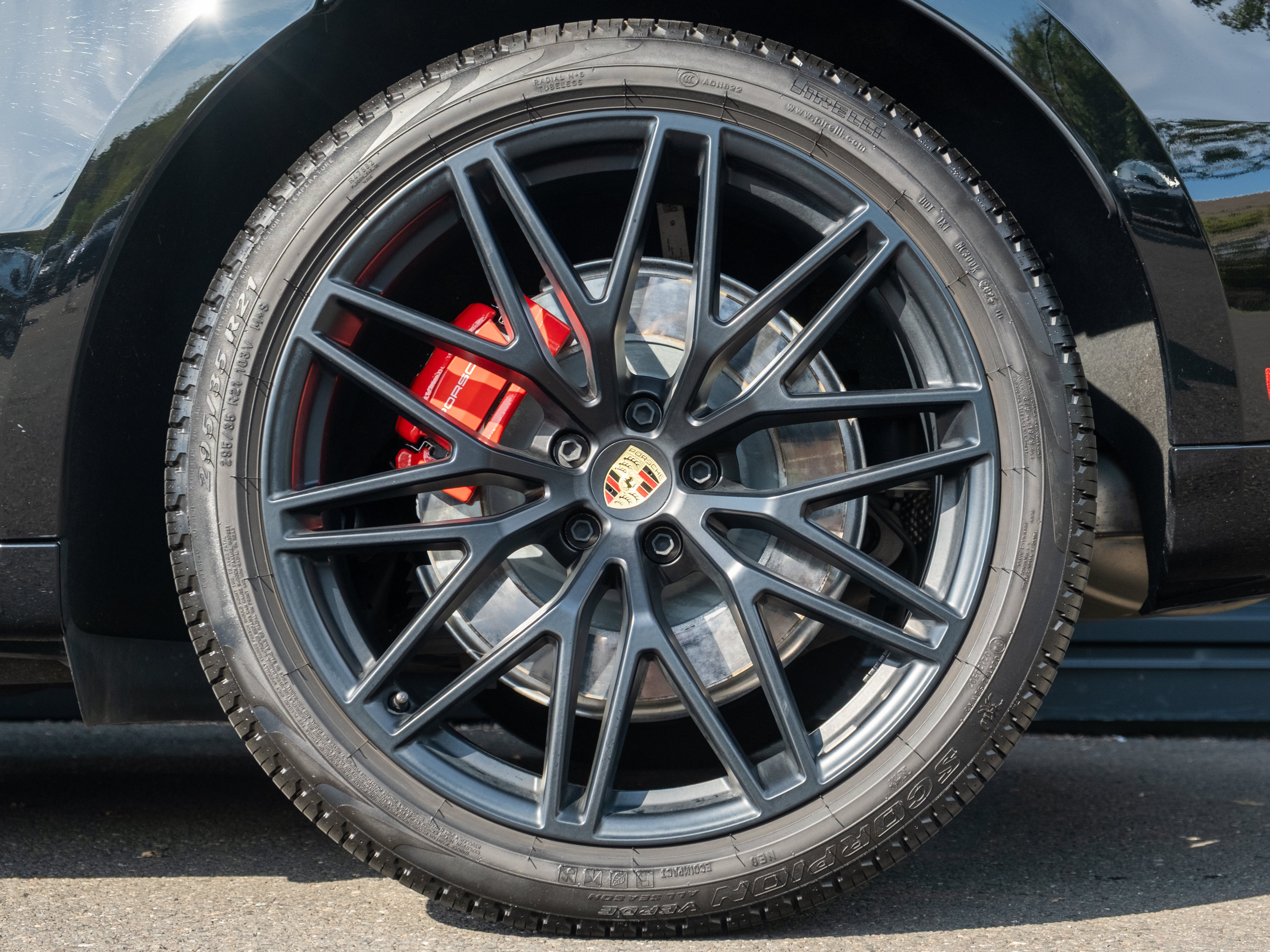 Certified 2026 Porsche Macan GTS AWD/4WD image 13