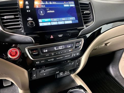 Used 2021 Honda Pilot Touring image 25