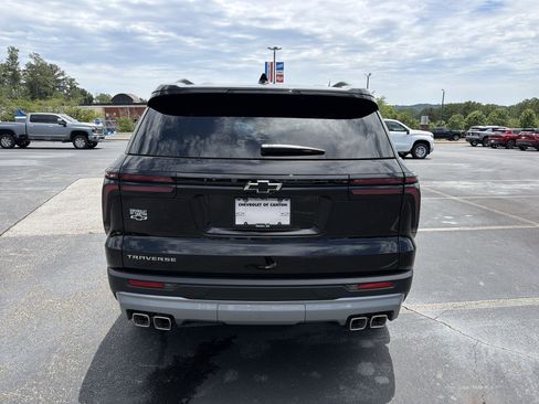 New 2026 Chevrolet Traverse LT w/ LPO, Floor Liner Package FWD image 6