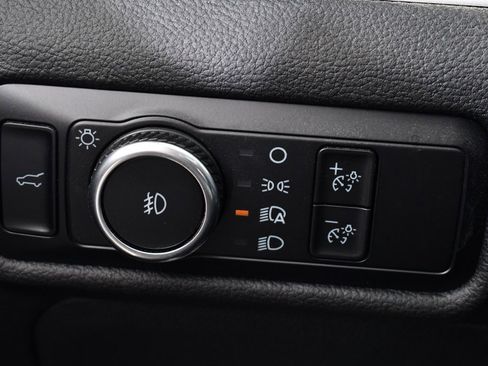 Used 2023 Ford Explorer XLT w/ Equipment Group 202A image 31