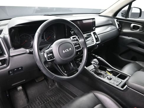 Certified 2023 Kia Sorento S image 13