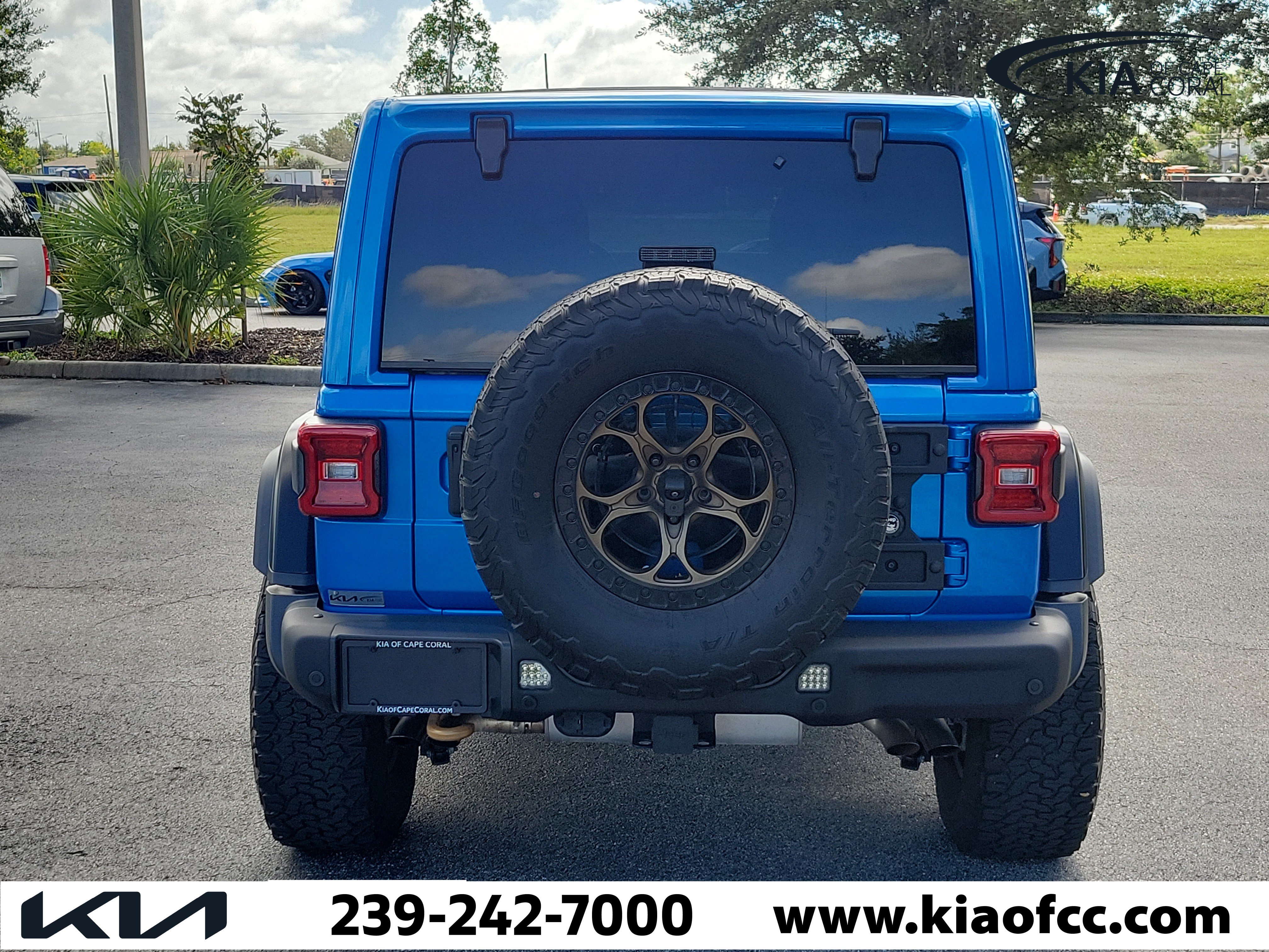 Used 2022 Jeep Wrangler Unlimited Rubicon w/ Trailer Tow Package AWD/4WD image 5