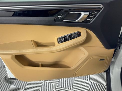 Certified 2018 Porsche Macan S AWD/4WD image 14