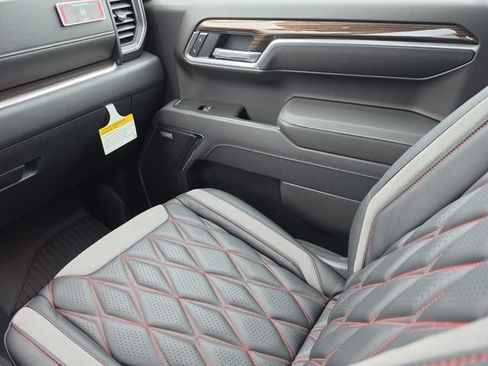 New 2026 Chevrolet Silverado 1500 RST AWD/4WD image 18