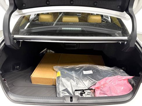 New 2025 Lexus ES 350 Ultra Luxury image 11