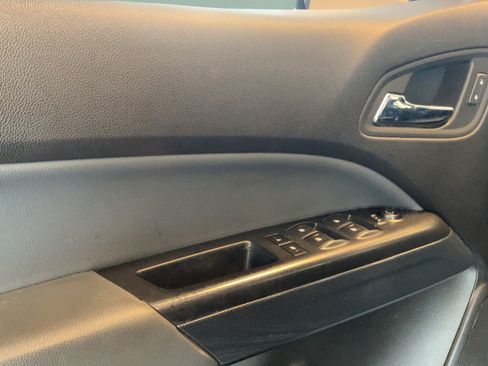 Used 2017 Chevrolet Colorado Z71 w/ Z71 Midnight Edition AWD/4WD image 29