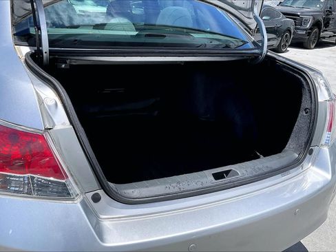 Used 2011 Honda Accord LX image 18