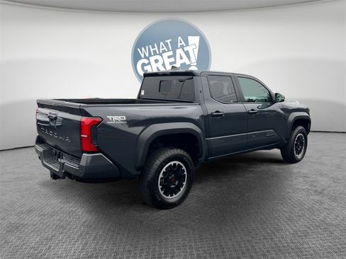 Used 2024 Toyota Tacoma TRD Off-Road image 3
