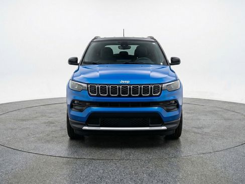Used 2025 Jeep Compass Limited AWD/4WD image 2