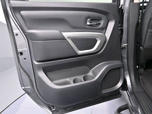 Used 2024 Nissan Titan SV w/ SV Convenience Package image 21