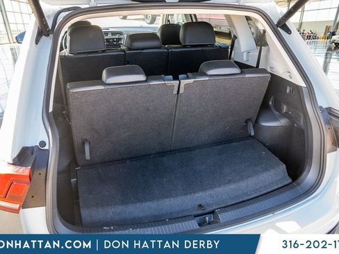 Used 2024 Volkswagen Tiguan SE FWD image 30