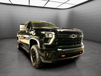 Used 2025 Chevrolet Silverado 2500 ZR2 video 1