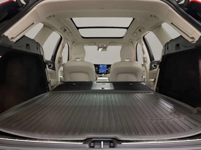 Used 2022 Volvo XC60 B5 Momentum w/ Climate Package AWD/4WD image 79